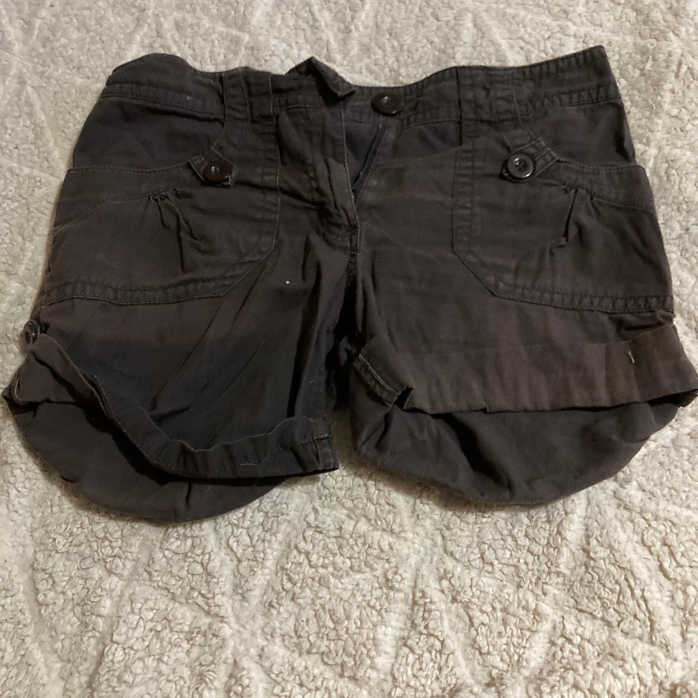 Khaki Olive Green Mid Rise Cargo Shorts